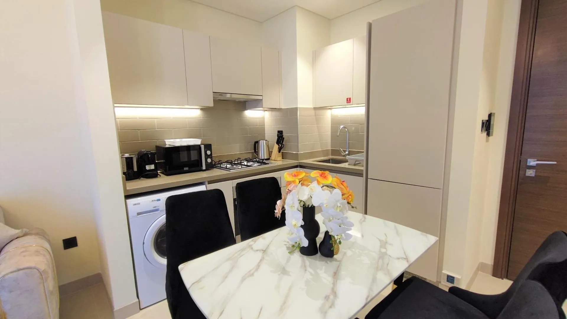 Daire Modern 1 Bedroom - Close To Business Bay - Sobha Creek Vista Dubai